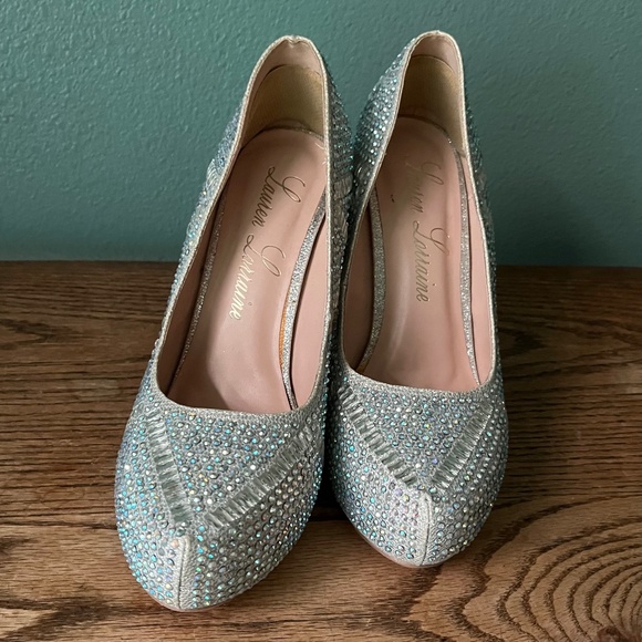 Lauren Lorraine Beautiful Silver Shimmer Sparkling Spike Heels Size 8.5 - Picture 2 of 13